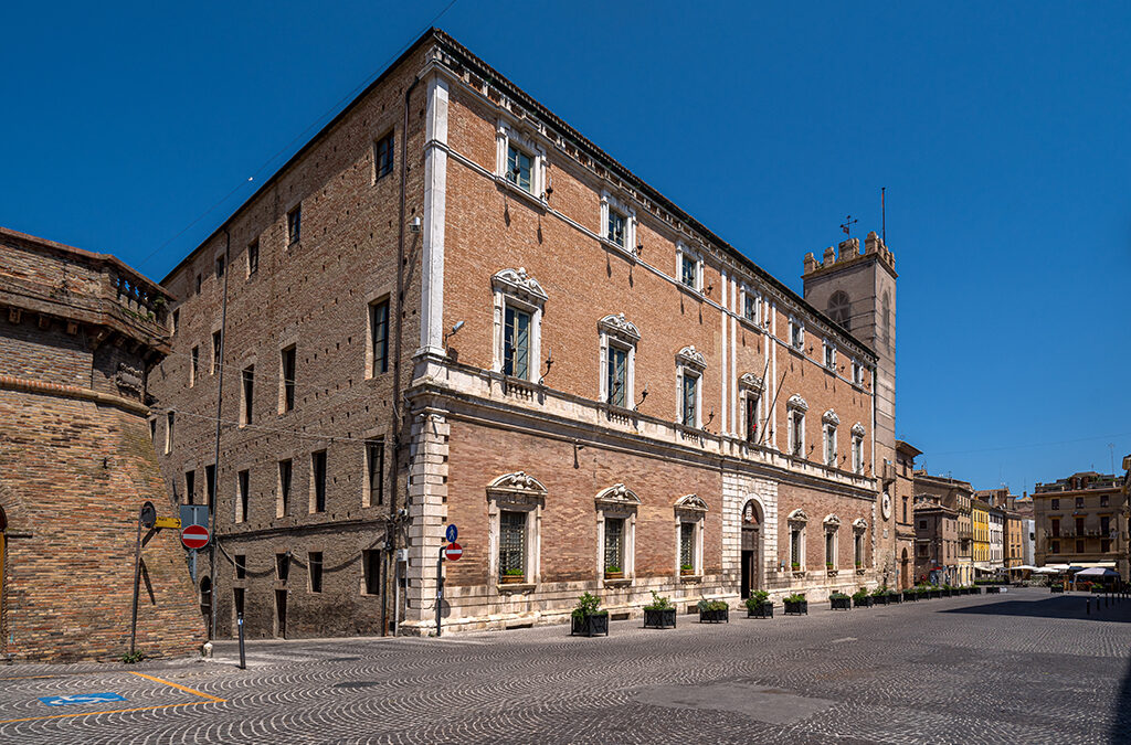 Appalto pulizia dei servizi igienici presso il Palazzo Municipale Osimo